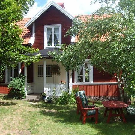Karlstugan Cottage Vimmerby Eksteriør bilde